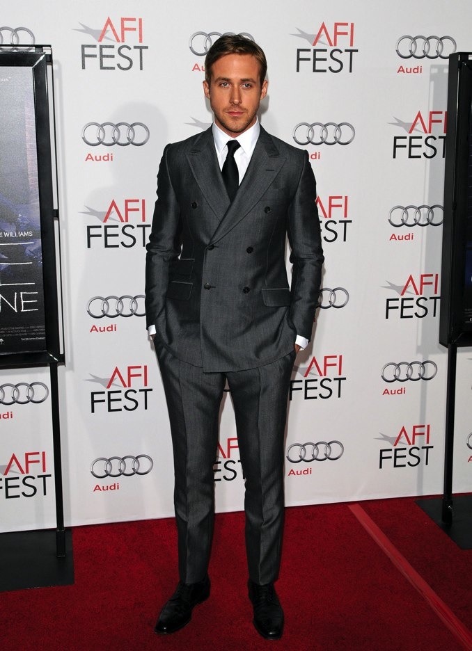 Ryan Gosling Suits: สูทเท่ห์ๆ แบบดาราดัง 26 Ryan Gosling Suits: สูทเท่ห์ๆ แบบดาราดัง