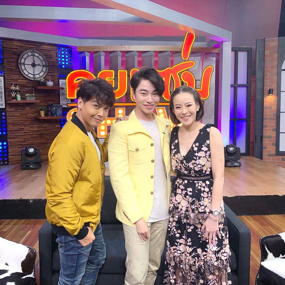 dgrie luxury balmacaan yellow pastel cropped trench jacket dgrie 3 dgrie luxury balmacaan yellow pastel cropped trench jacket dgrie 3