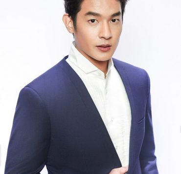 Kanin Chobpradit: DGRIE NAVY JAPANESE SUITS 14 dgrie tailored fit pleated classic navy japanese suit dgrie 3