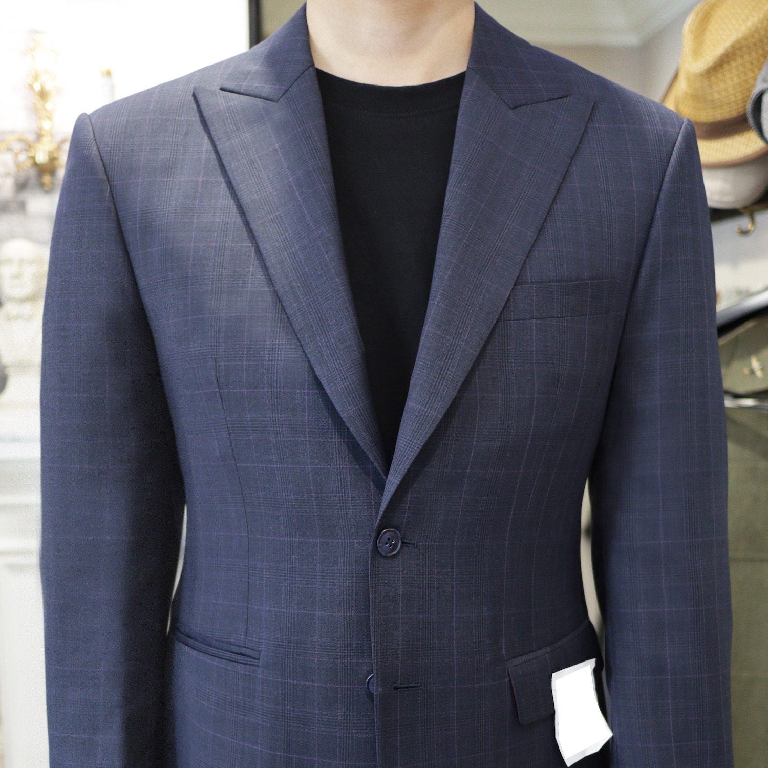 Navy Blue Prince of Wales Suits: ตัดสูทลายผ้าที่ไม่มีวันล้าสมัย 1 navy blue prince of wales suits dgrie