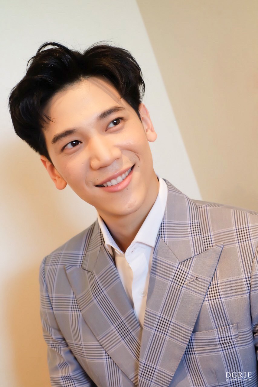 blue double breasted arm kornkan dgrie