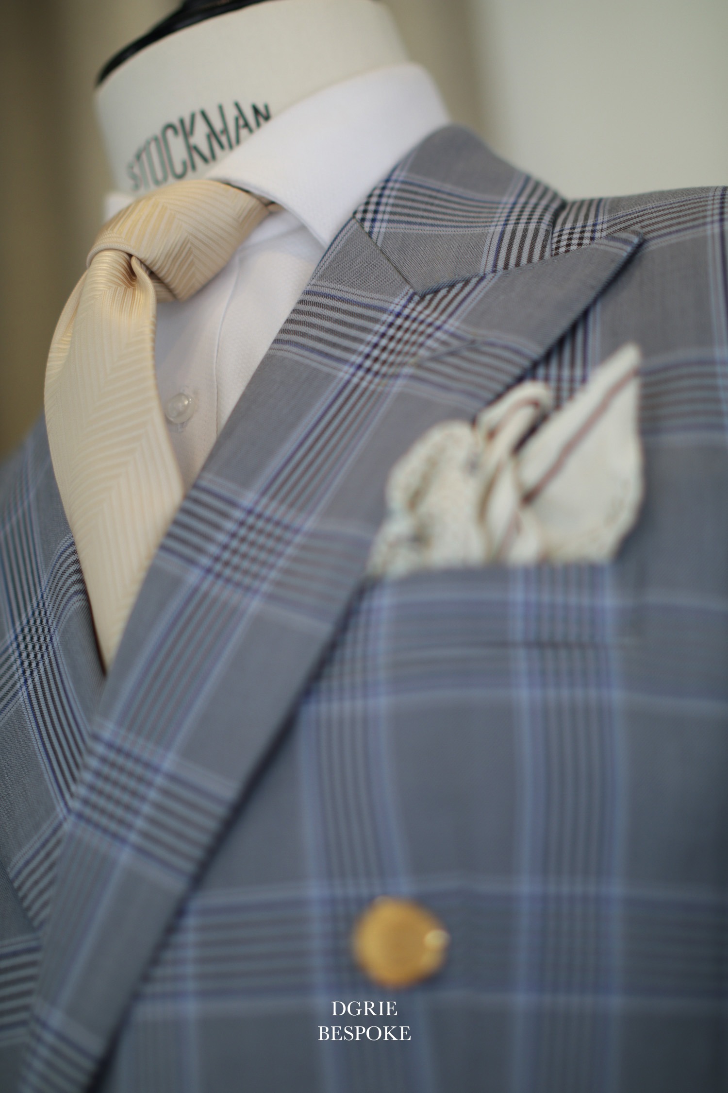 dgrie window blue with beige dgrie 2