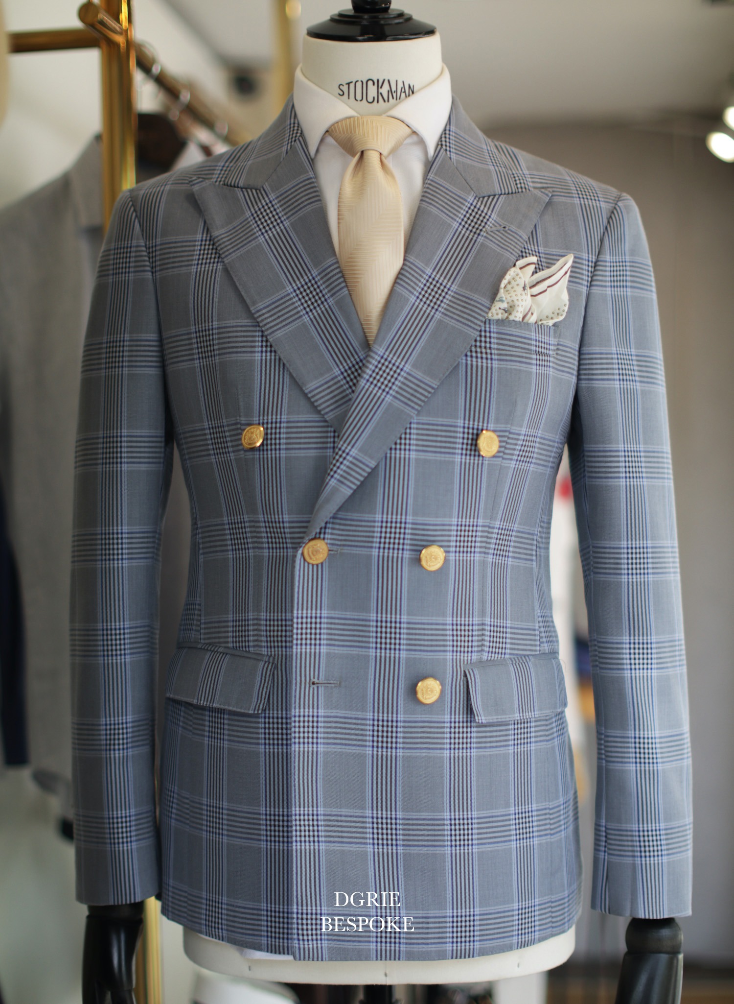 dgrie window blue with beige dgrie 4