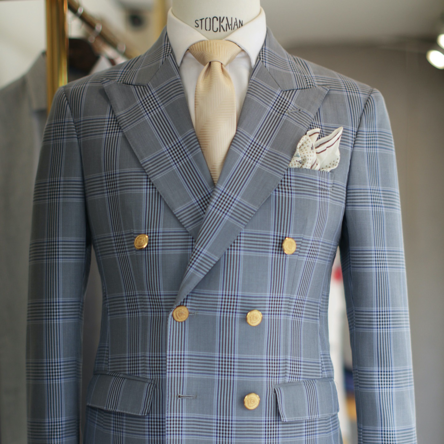 dgrie window blue with beige dgrie 5