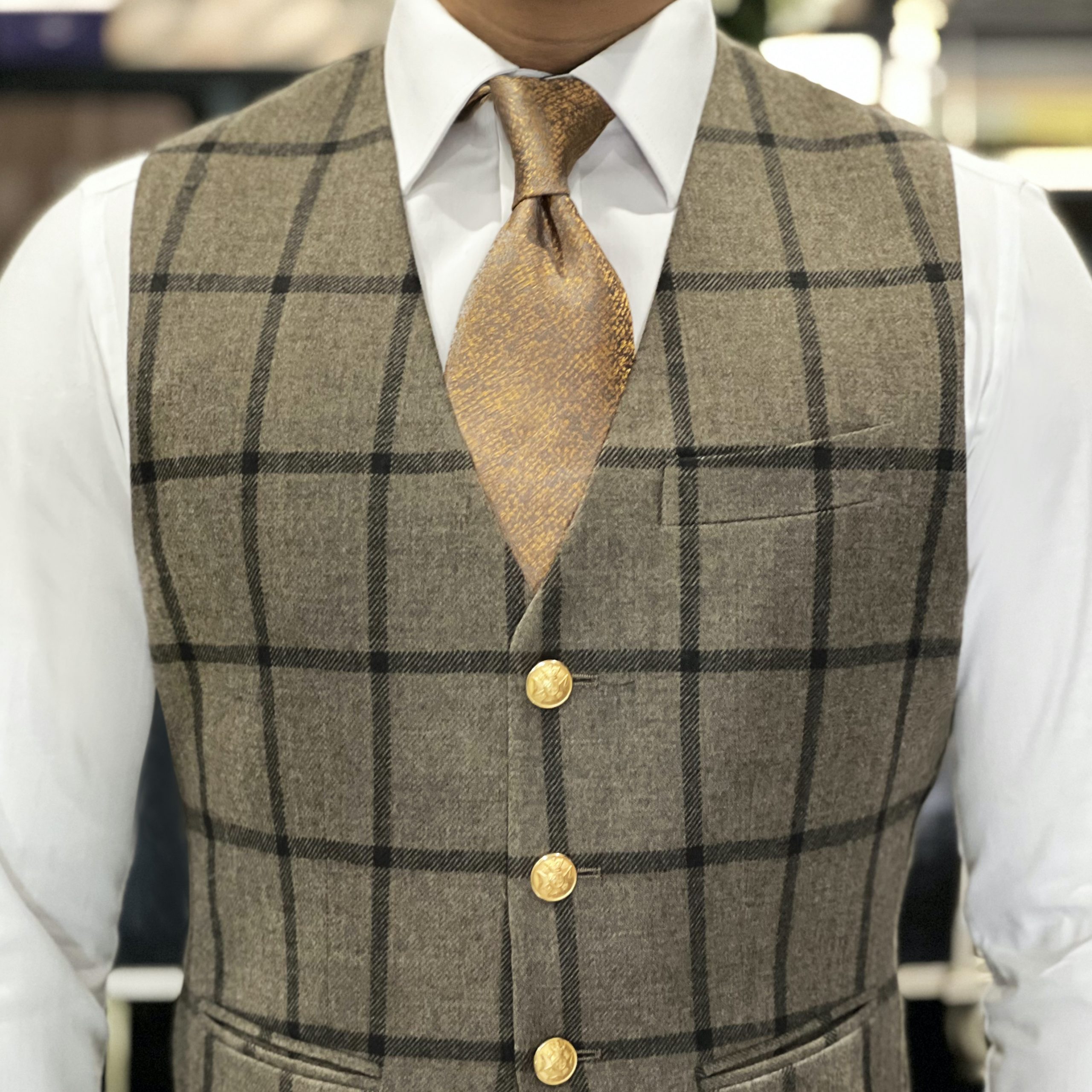 Classic Brown Flannel Vest: เสื้อกั๊กสไตล์วินเทจ ลายตาราง 1 classic brown flannel vest dgrie 5
