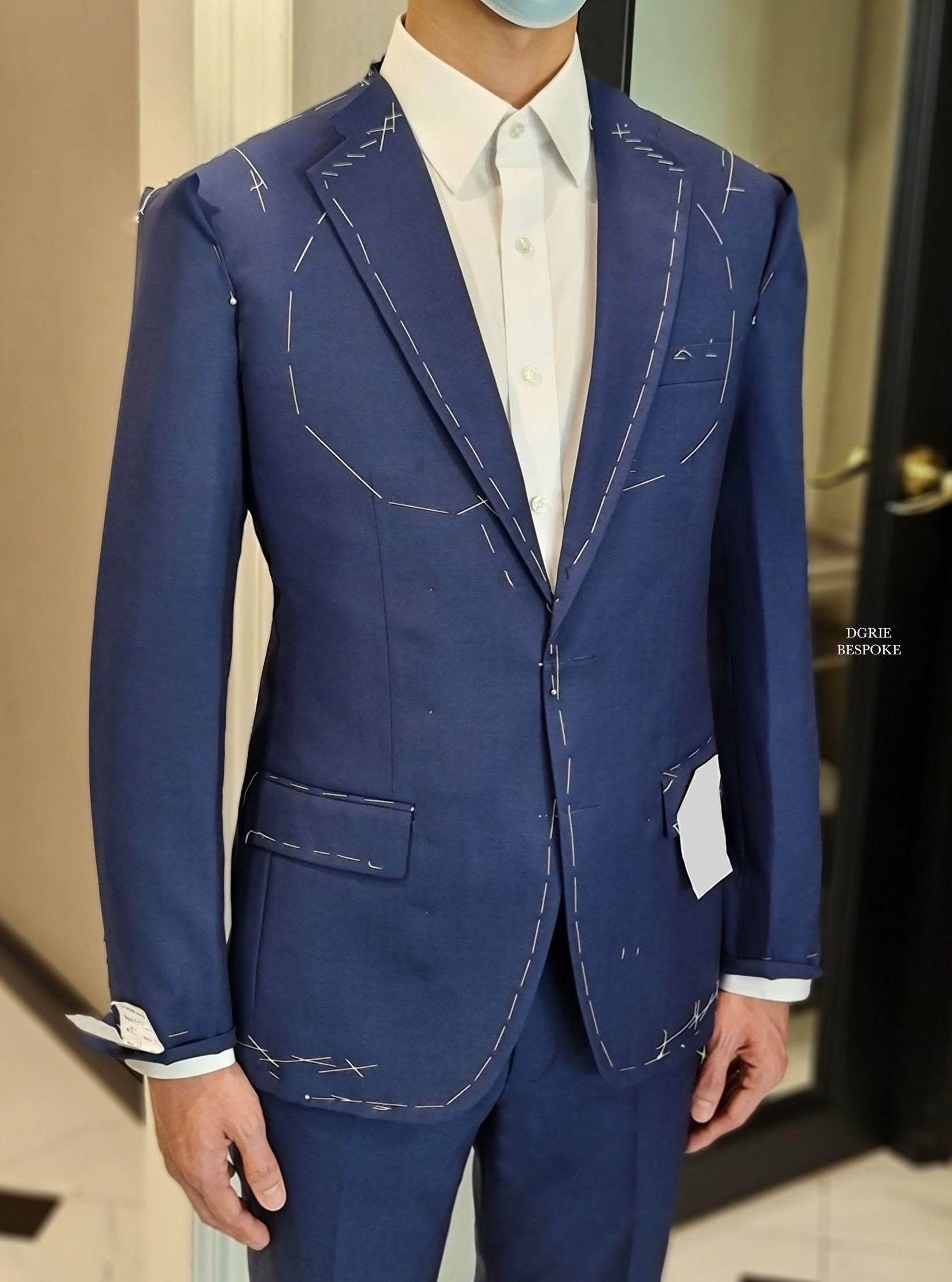 fitting navy blue suit dgrie