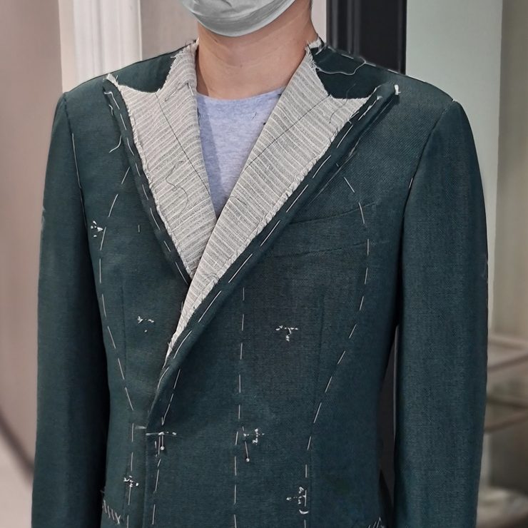FITTING SMART DB GREEN SUIT: ตัดสูท สีเขียวเข้ม ตัดสูทหางม้าทั้งตัว 8 smart db green suit dgrie 4