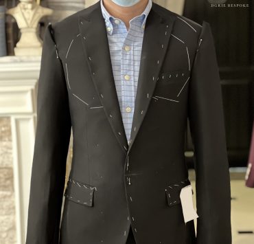 Classic Black in Casual Peak Lapel: ตัดสูทสีดำ ปกแหลม 14 classic black in casual peak lapel dgrie 1