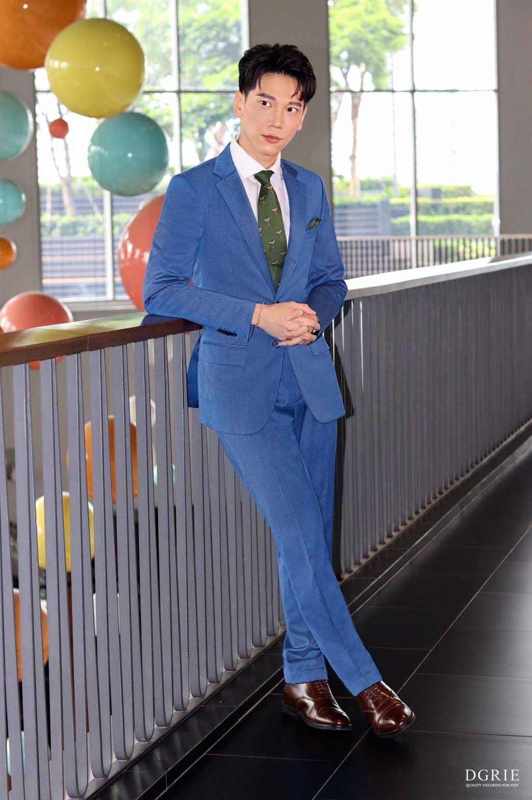 dgrie spotlight blue sui dgrie 1