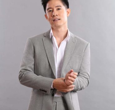 akarat nimitchai light gray stretch suit dgrie 1