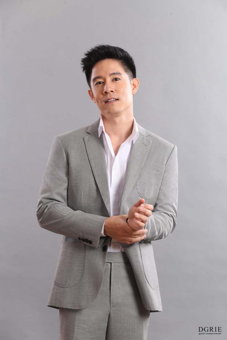 akarat nimitchai light gray stretch suit dgrie 1