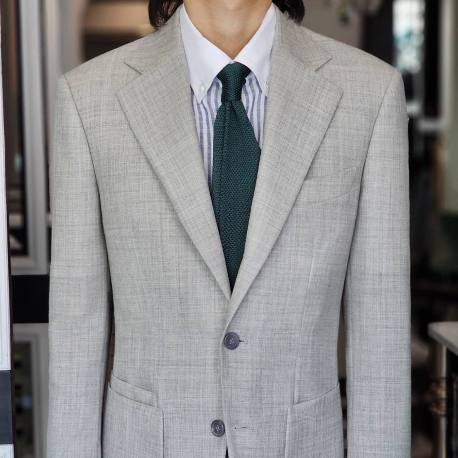 light grey classic suit made in england dgrie 2