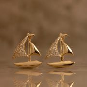 เข็มกลัดเรือใบเพชร สีทอง DGRIE - Golden Sailboat Sparkle Brooch