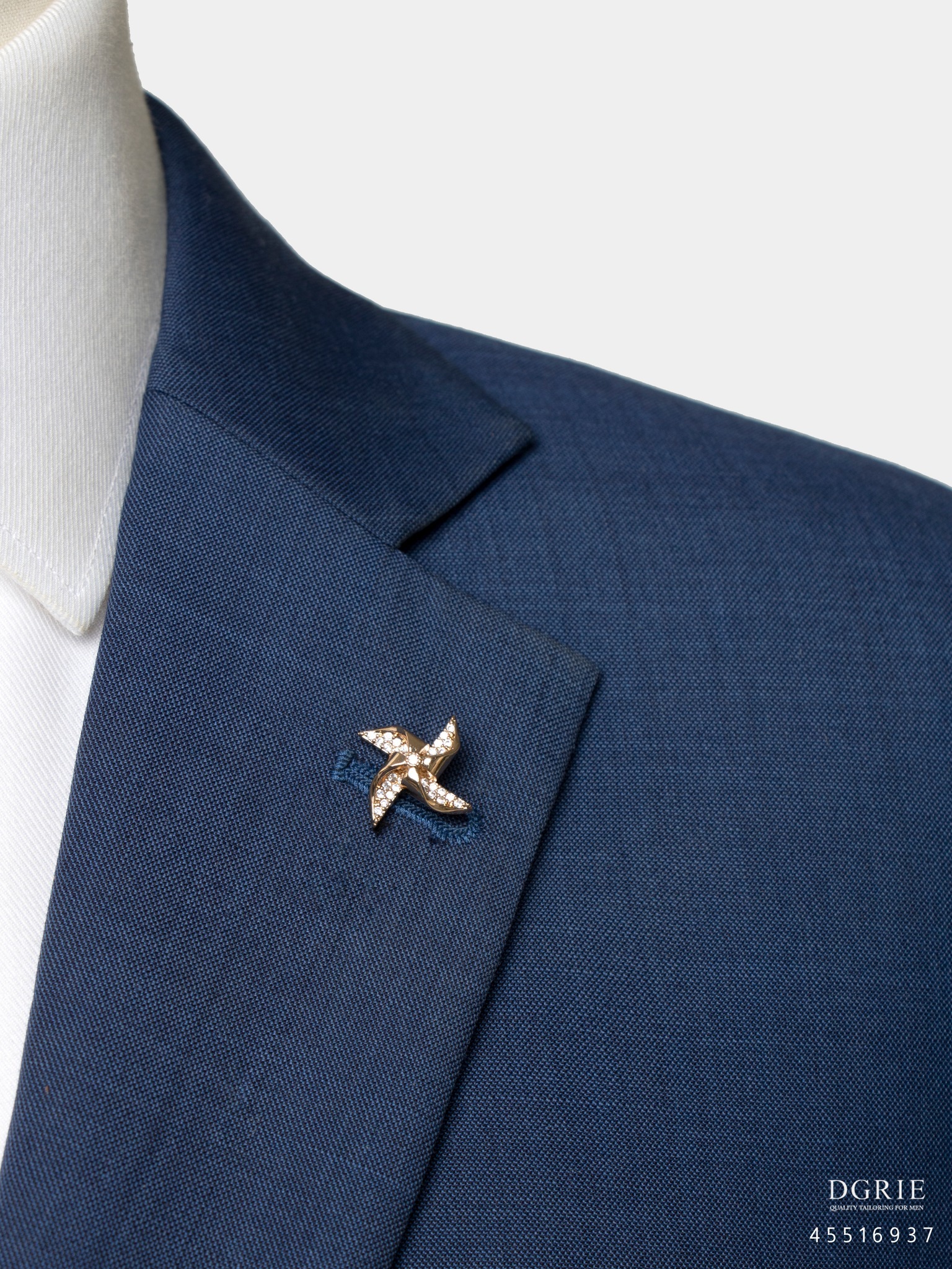 เข็มกลัดติดปกสูท กังหันลมสีทองสี่แฉก DGRIE Golden Wind Turbine Sparkle Brooch