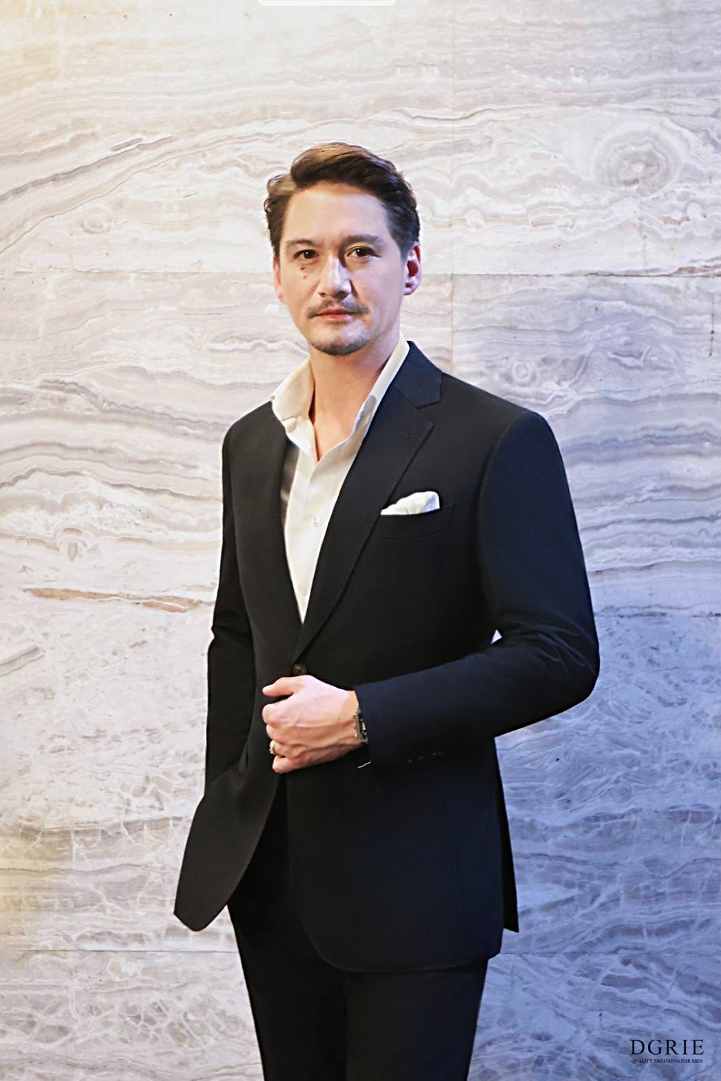 DGRIE Spotlight : อนันดา Ananda Everingham Classic Black Suits