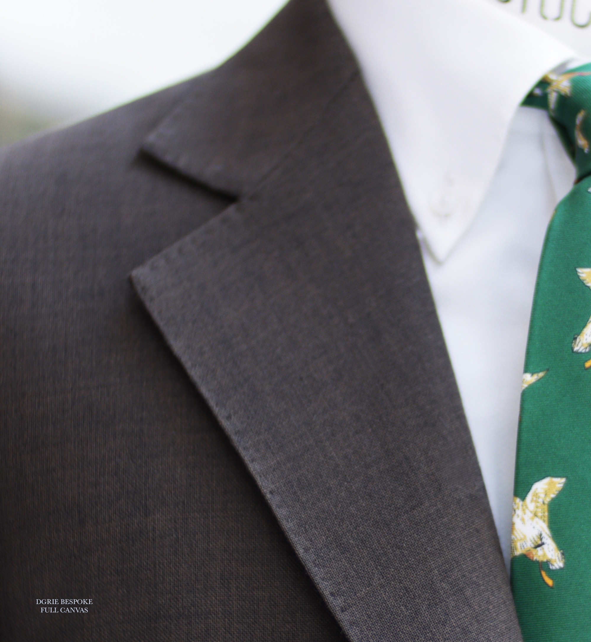 ตัดสูทหางม้า สีน้ำตาลเข้ม Fresco Brown Full Canvas Suit