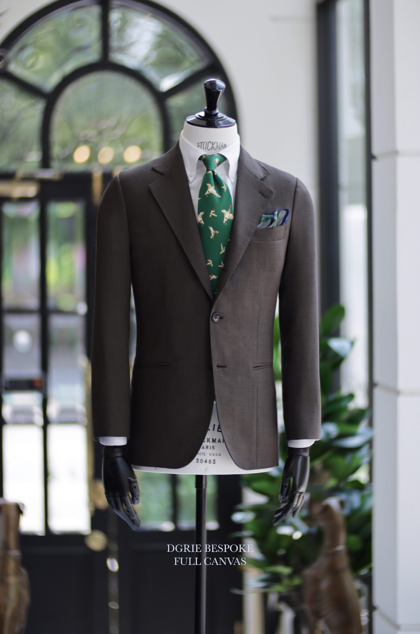 ตัดสูทหางม้า สีน้ำตาลเข้ม Fresco Brown Full Canvas Suit