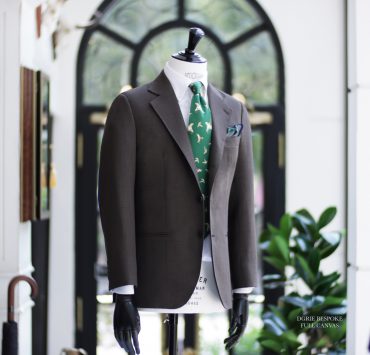 ตัดสูทหางม้า สีน้ำตาลเข้ม Fresco Brown Full Canvas Suit