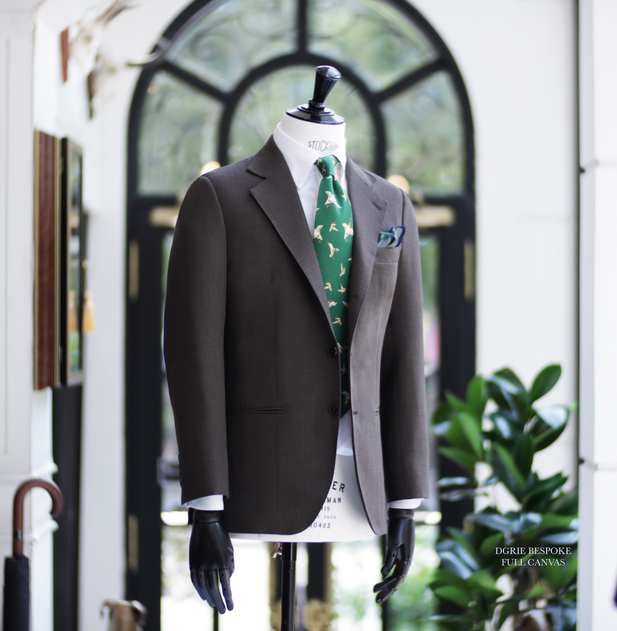 ตัดสูทหางม้า สีน้ำตาลเข้ม Fresco Brown Full Canvas Suit