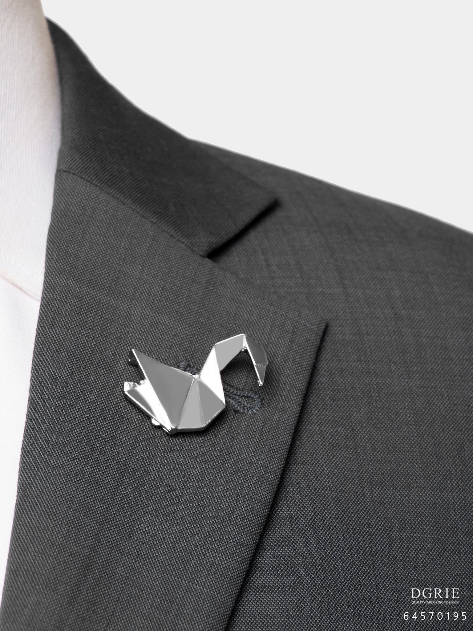 เข็มกลัดหงส์ Silver Swan Brooch