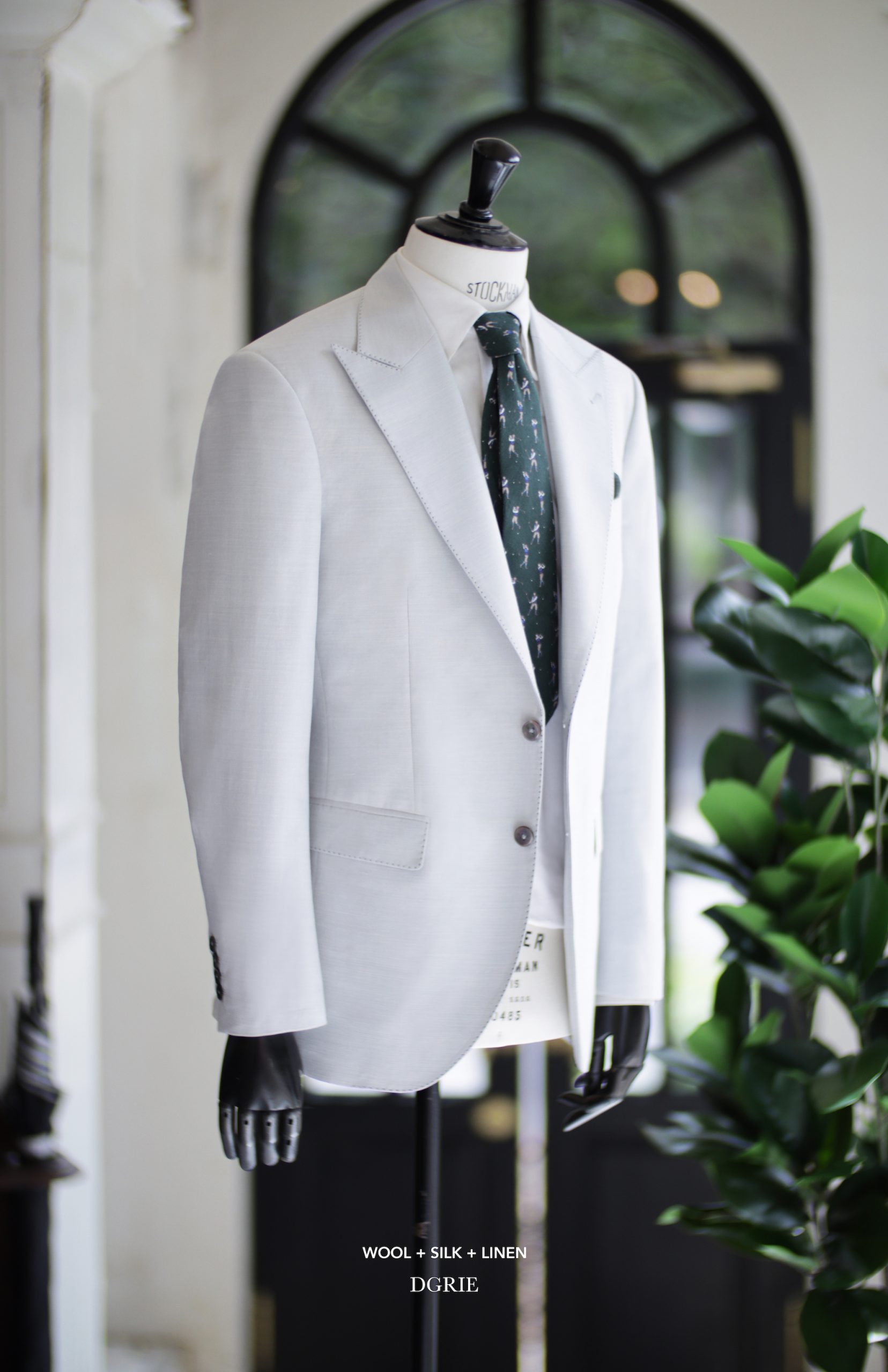 DGRIE ตัดสูท ผ้าไหมอิตาลี Piacenza Silk : S-Light Grey 59% Silk