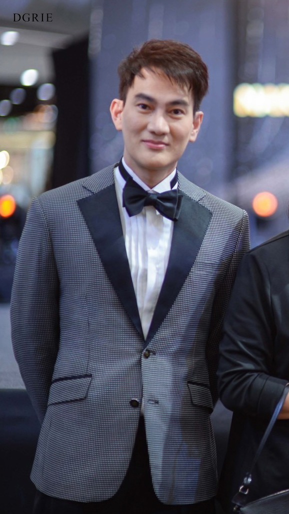 DGRIE Spotlight: 2 Tone Tuxedo Wool Dinner Suit