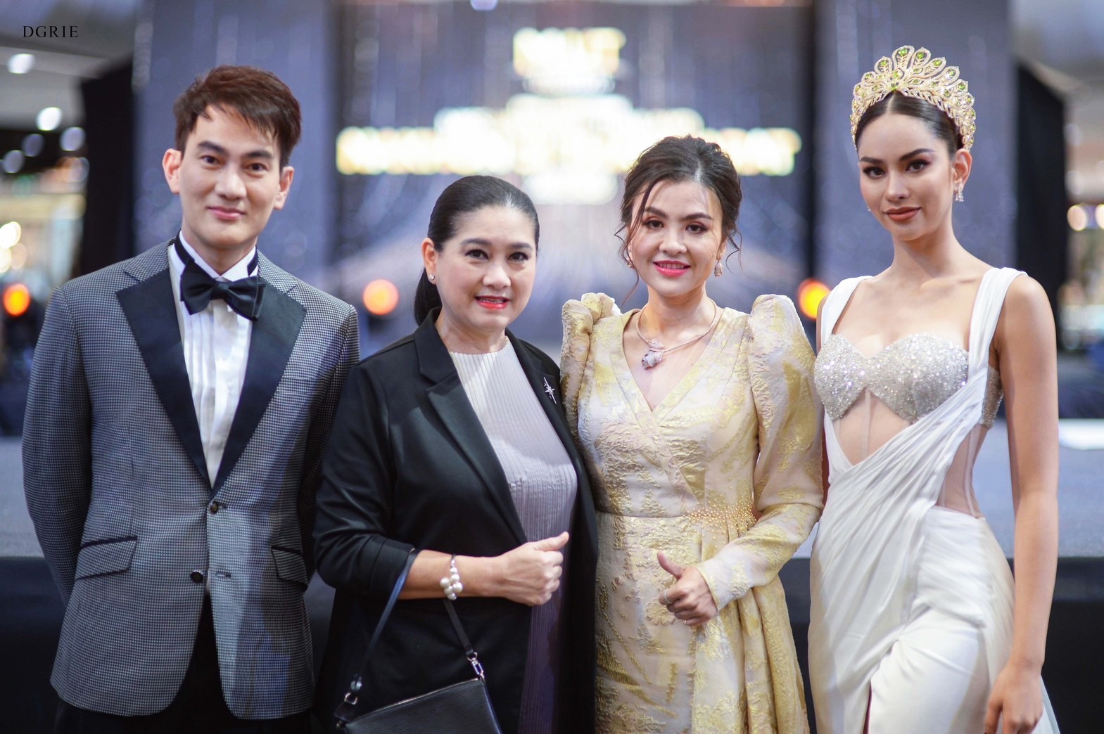 DGRIE Spotlight: 2 Tone Tuxedo Wool Dinner Suit