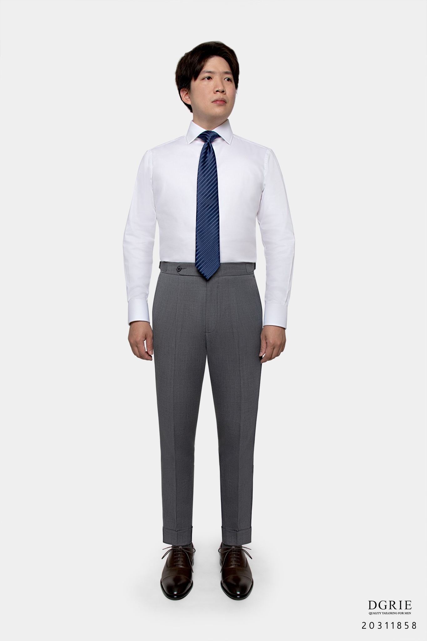 เสื้อเชิ้ตสีขาว ผ้าคอตตอล รุ่นพรีเมี่ยม Exclusive Cotton White Spread Collar Shirt