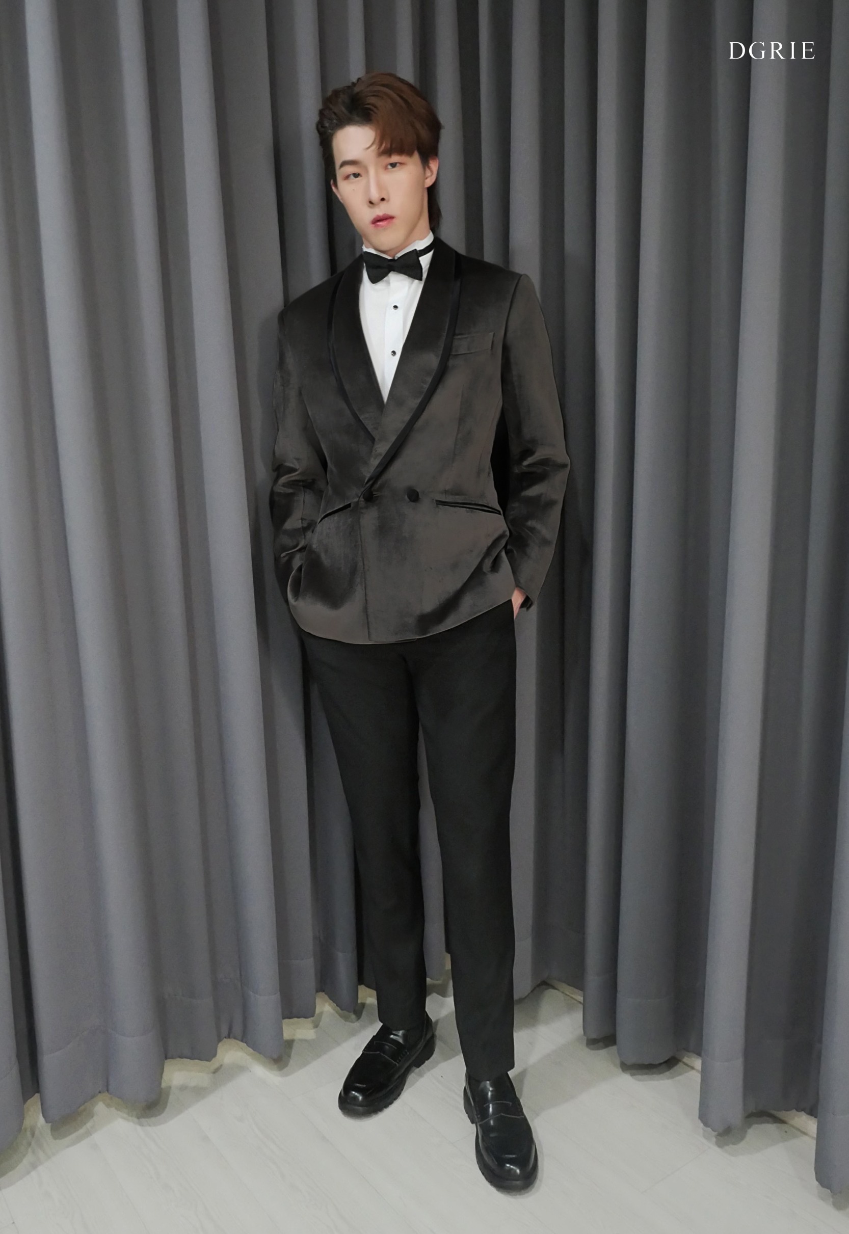 KIMJi. kim.proxie : Italy Silver Grey Velvet Tuxedo