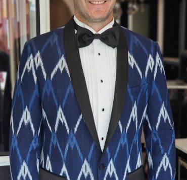 ตัดสูททักซีโด้ Tuxedo ด้วยผ้าไหมไทย Thai Silk Style