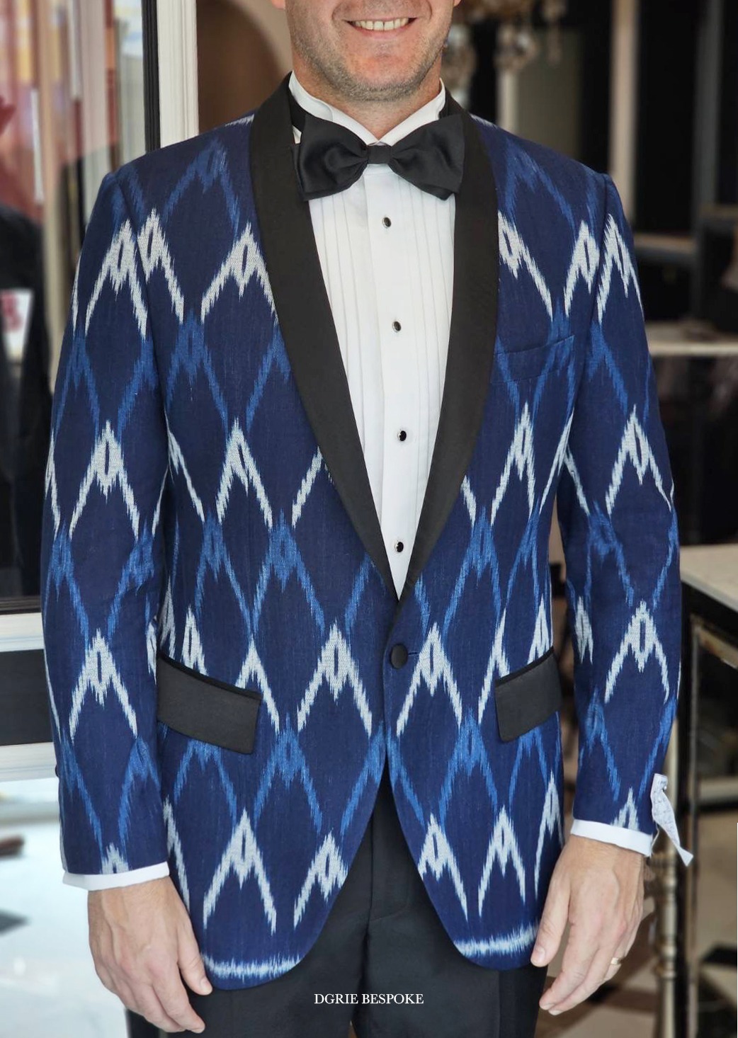 ตัดสูททักซีโด้ Tuxedo ด้วยผ้าไหมไทย Thai Silk Style