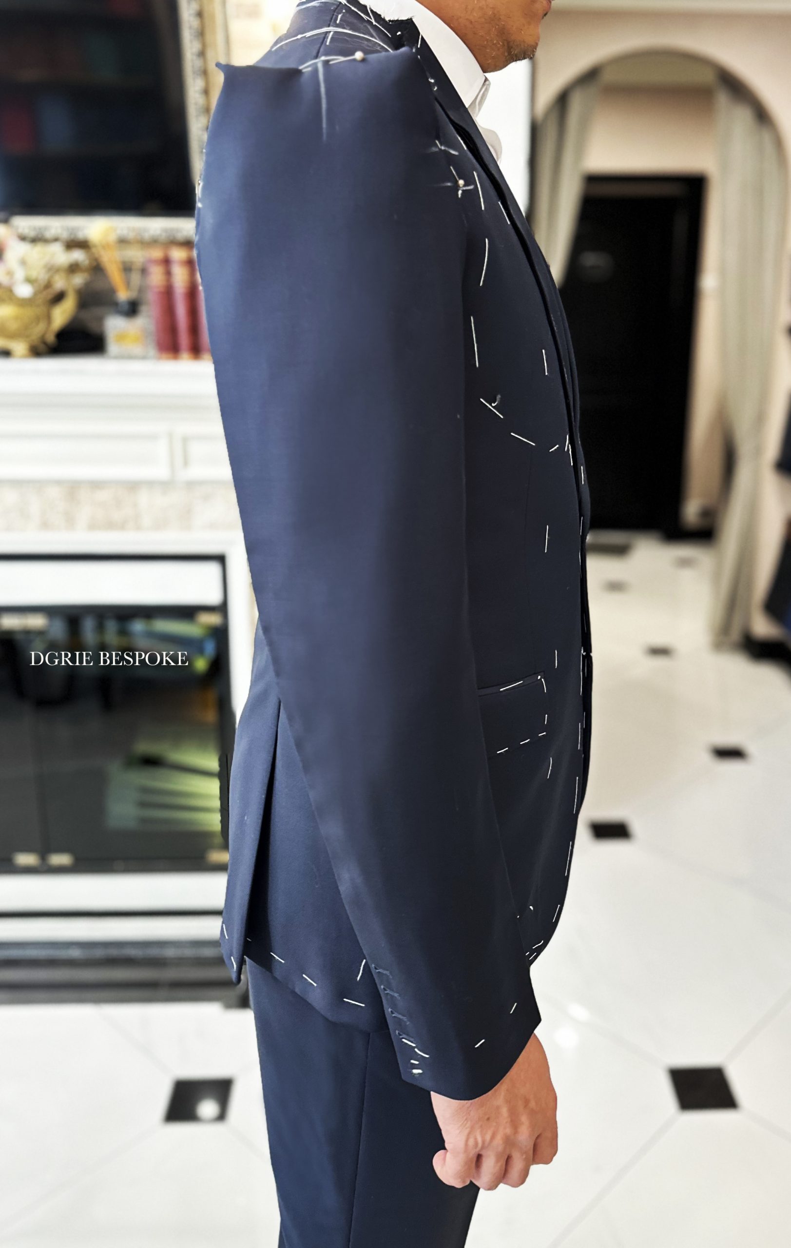 Fitting 3 Piece Navy Suits ตัดสูททางการแบบสามชิ้น