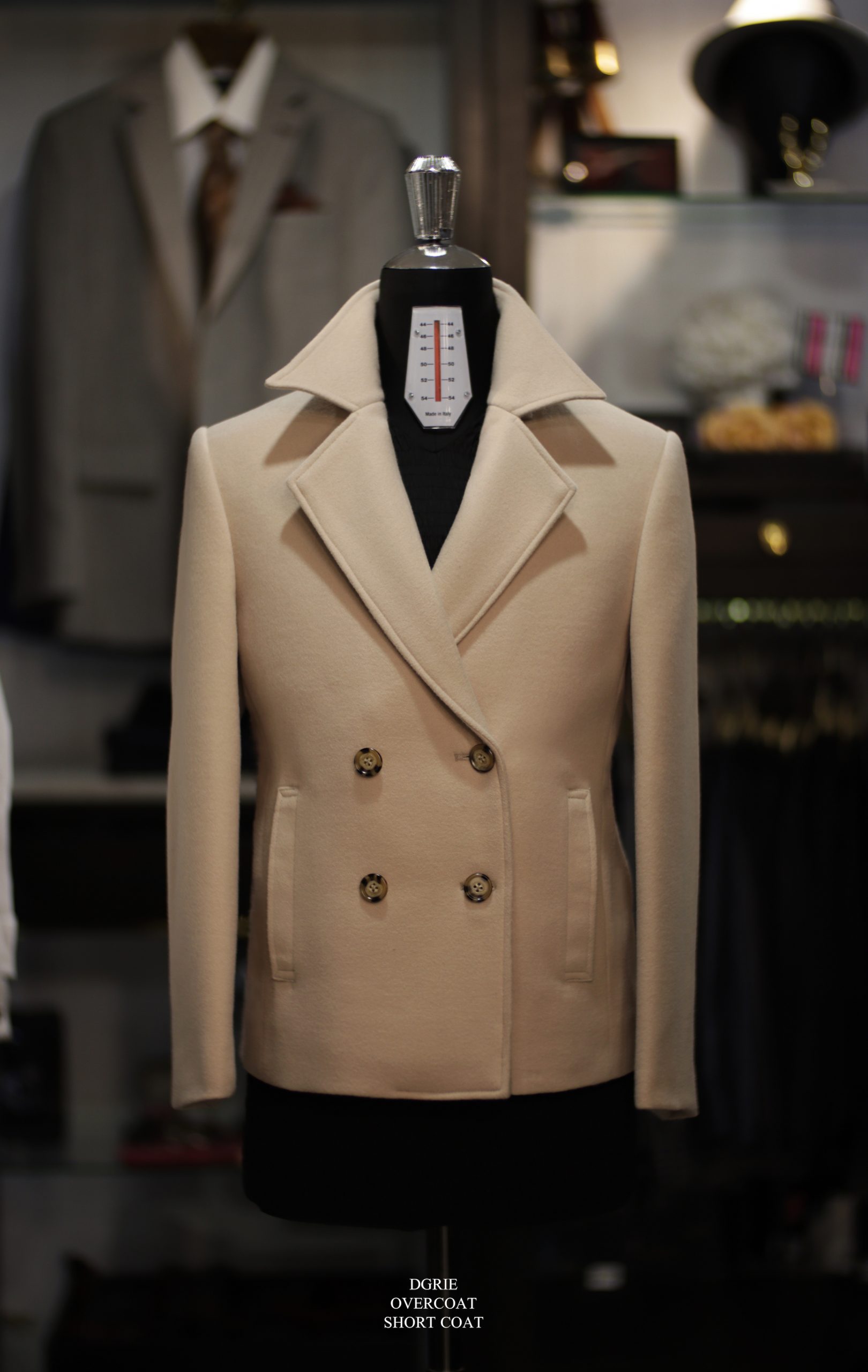 ตัดโค้ท กันหนาวสีครีม DGRIE BEIGE MINIMAL SHORT OVERCOAT