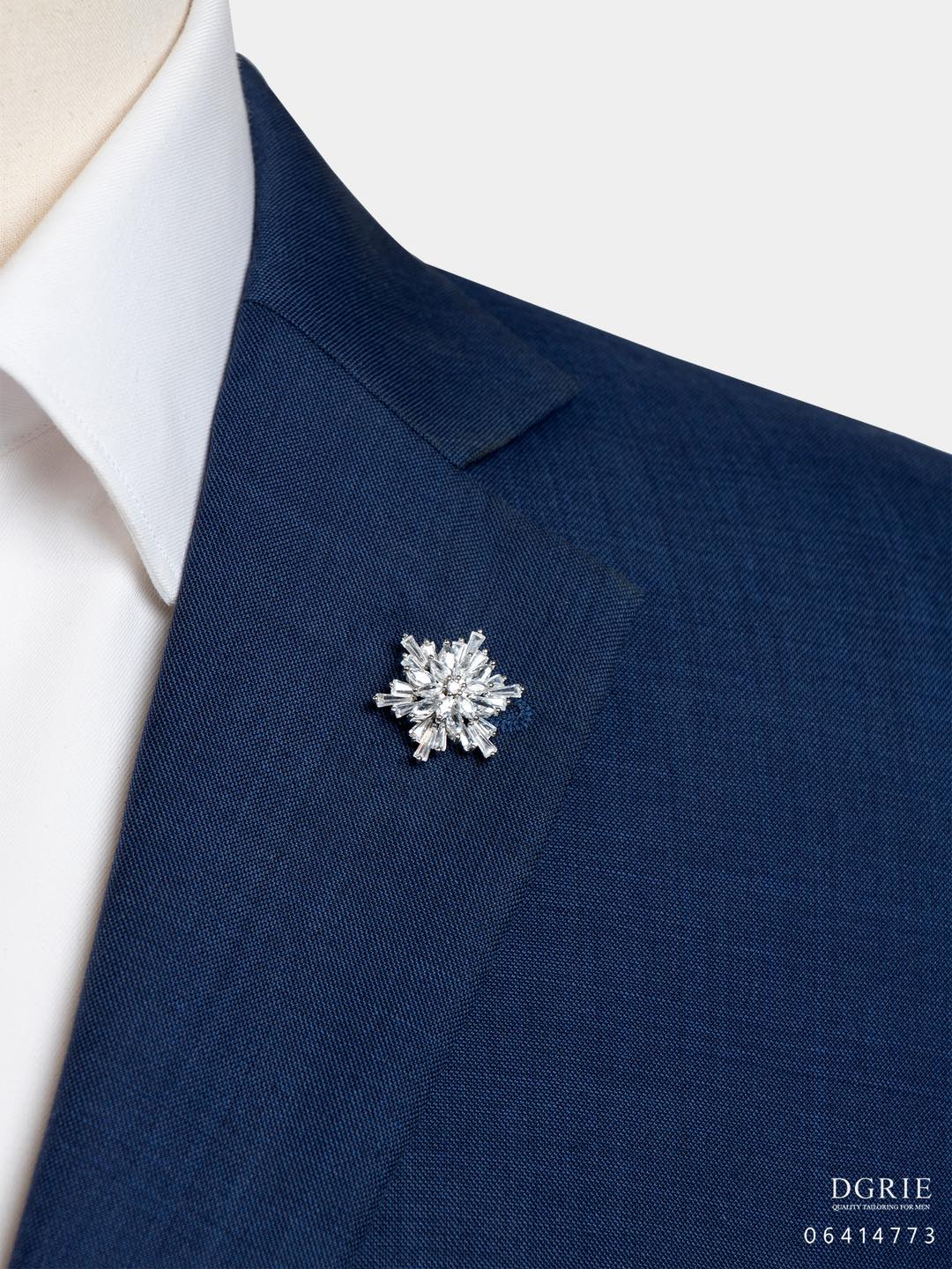 เข็มกลัดติดปกสูท เกล็ดหิมะ DGRIE Platinum Diamond Flower Snowflake Brooch