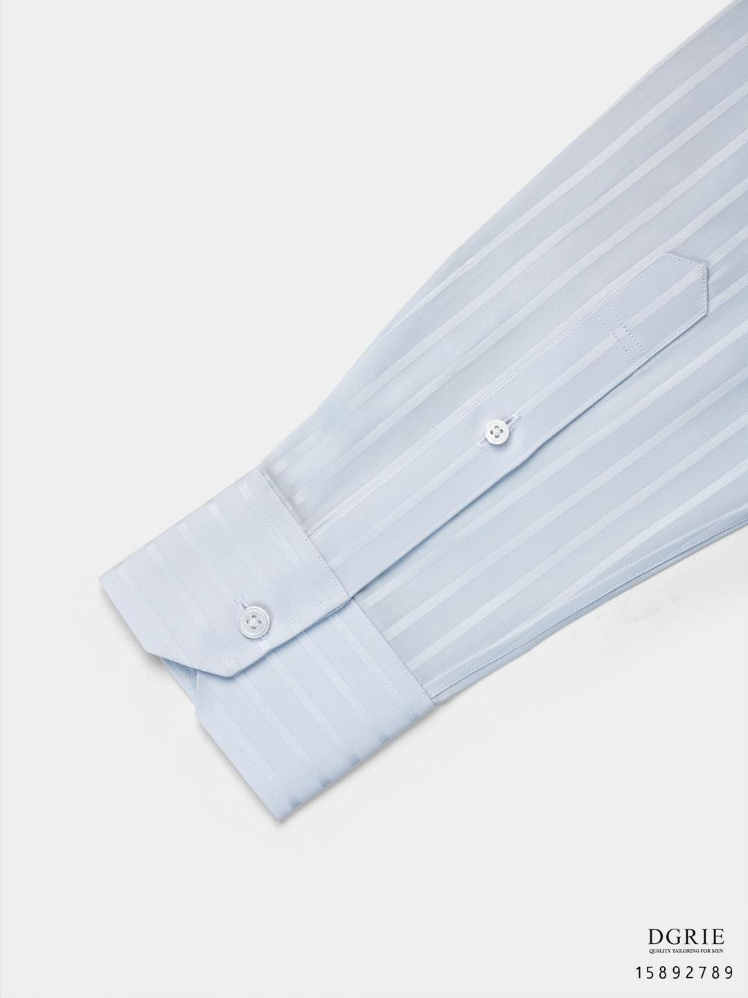 เสื้อเชิ้ตสีขาวลายทาง Light Blue Stripes Spread Cotton Shirt - DGRIE