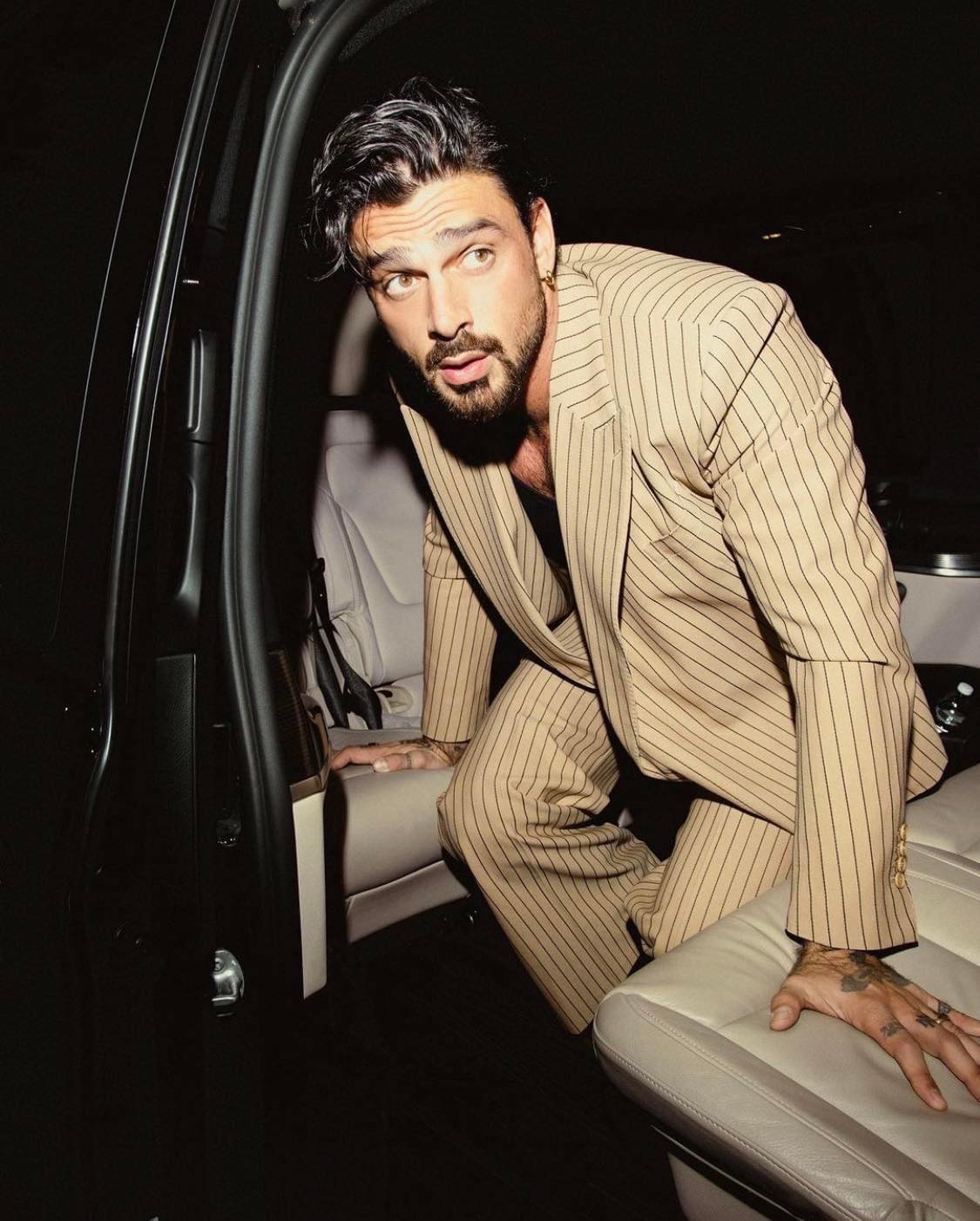 383744908_699240062239237_3812585238945342112_n Style Focus: Michele Morrone in Caramel Stripe Wool Suits