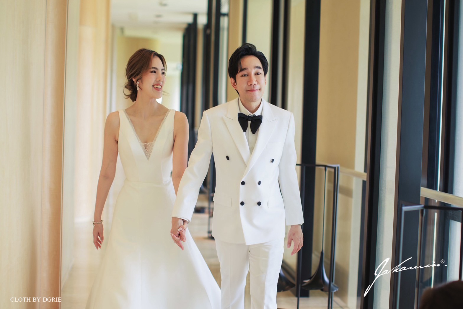 ตัดสูทแต่งงานสีขาว DGRIE White Groom suit