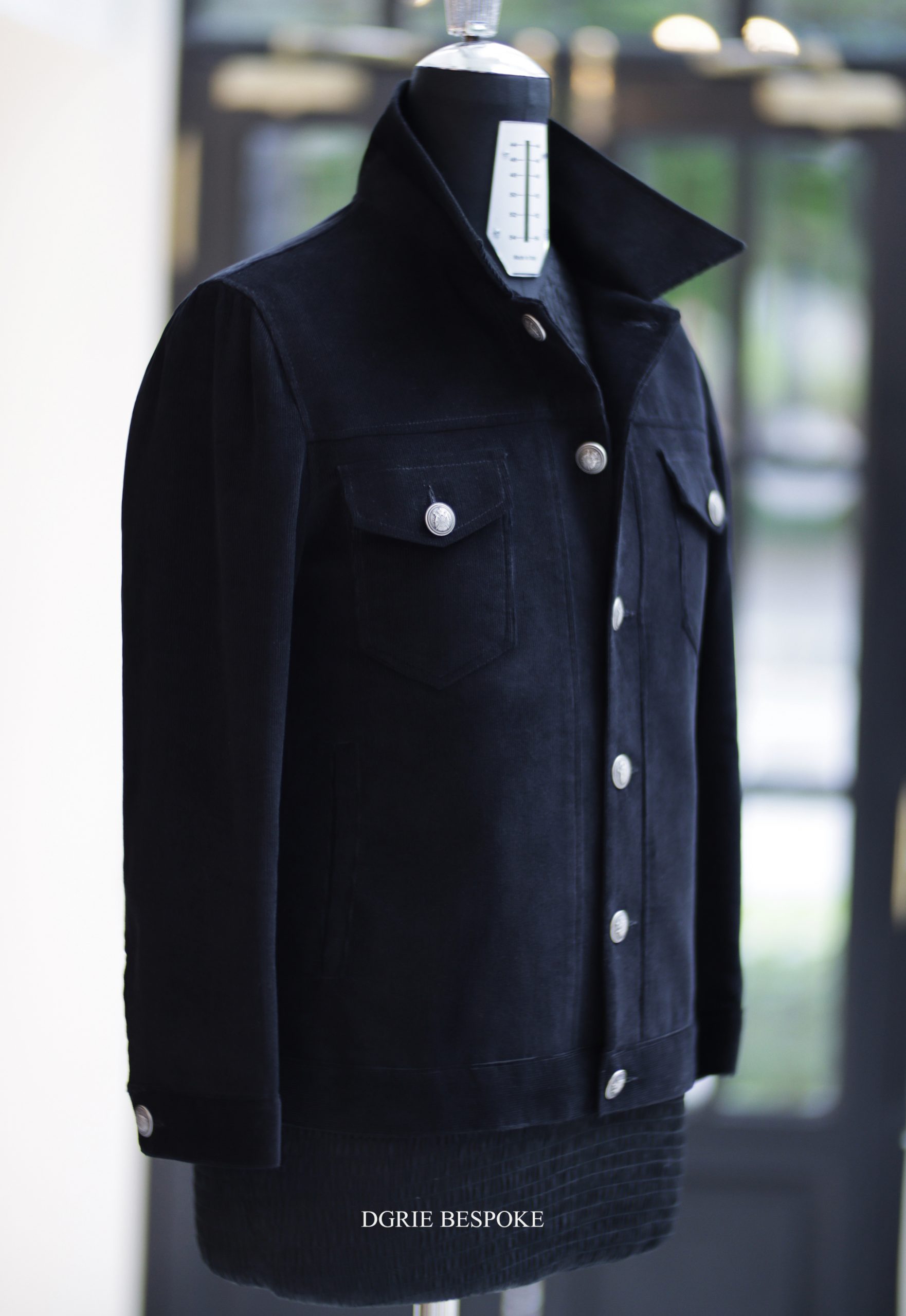 ตัดเสื้อแจ็คเก็ตผ้าลูกฟูก สีดำ Short corduroy Jacket metal buttons