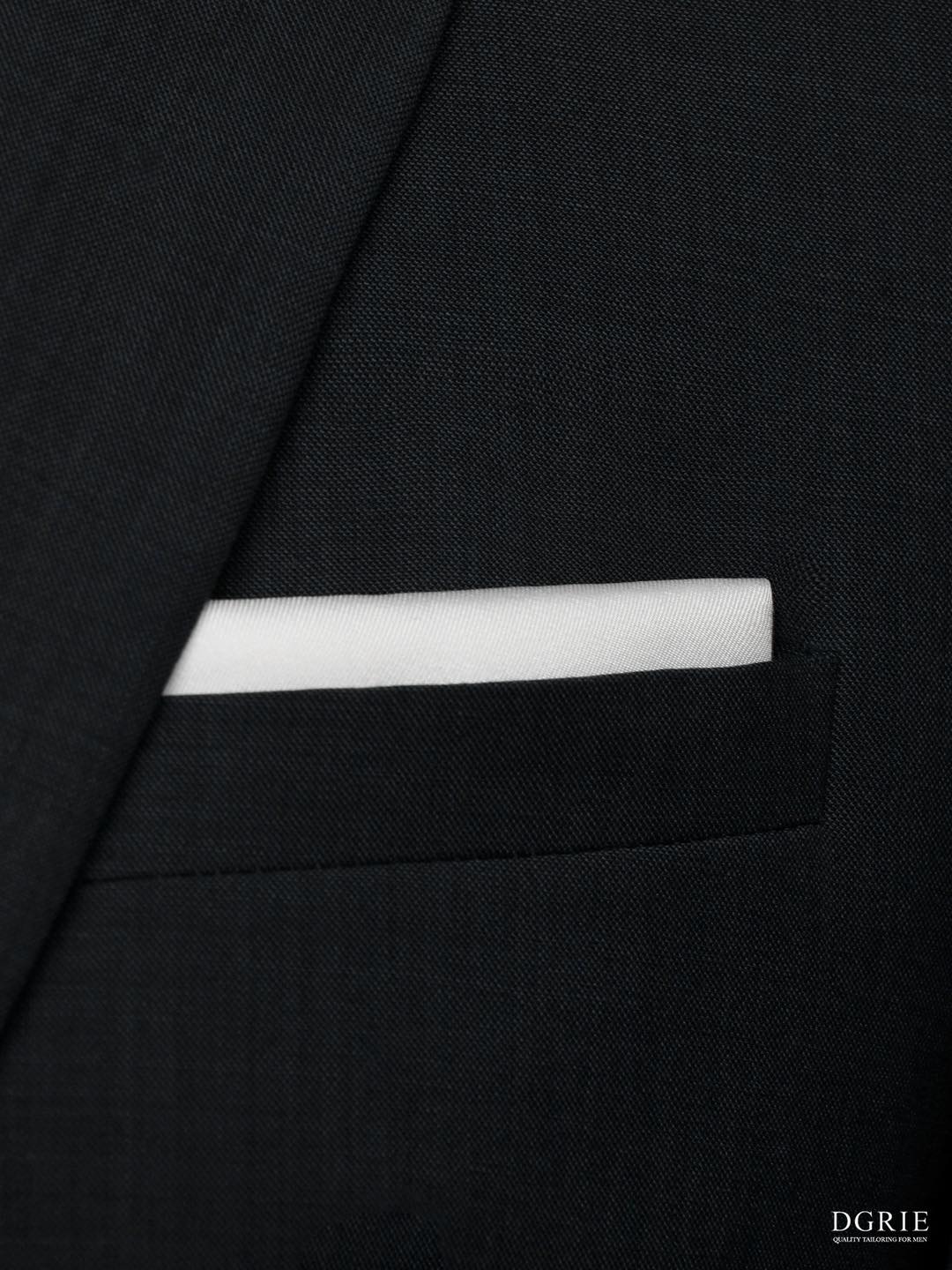 ผ้าเช็ดหน้าสีขาว White Plain Pocket square made in Italy 100% Silk