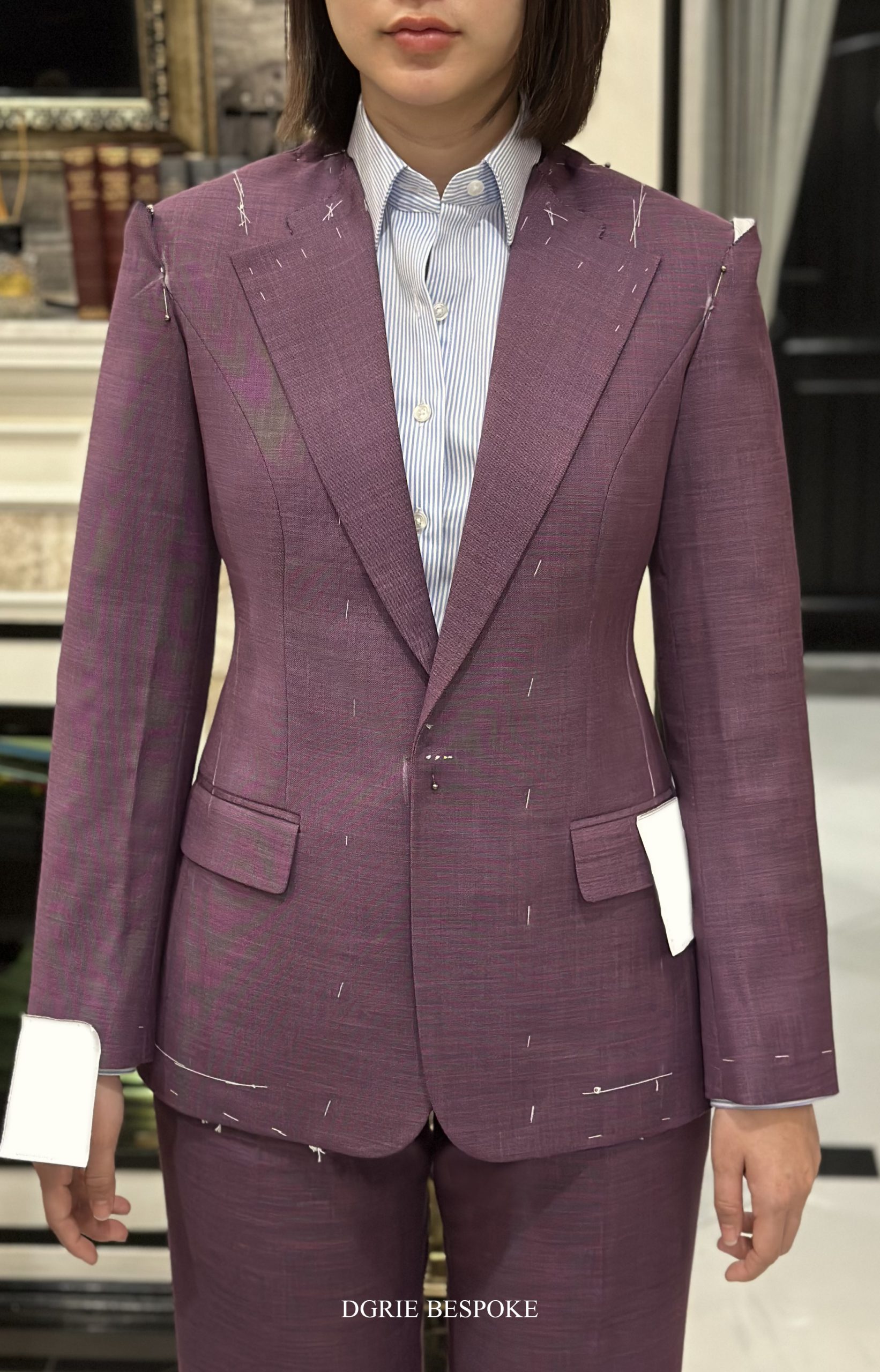 ตัดสูทผู้หญิง Fitting Purple & Window Brown Suits