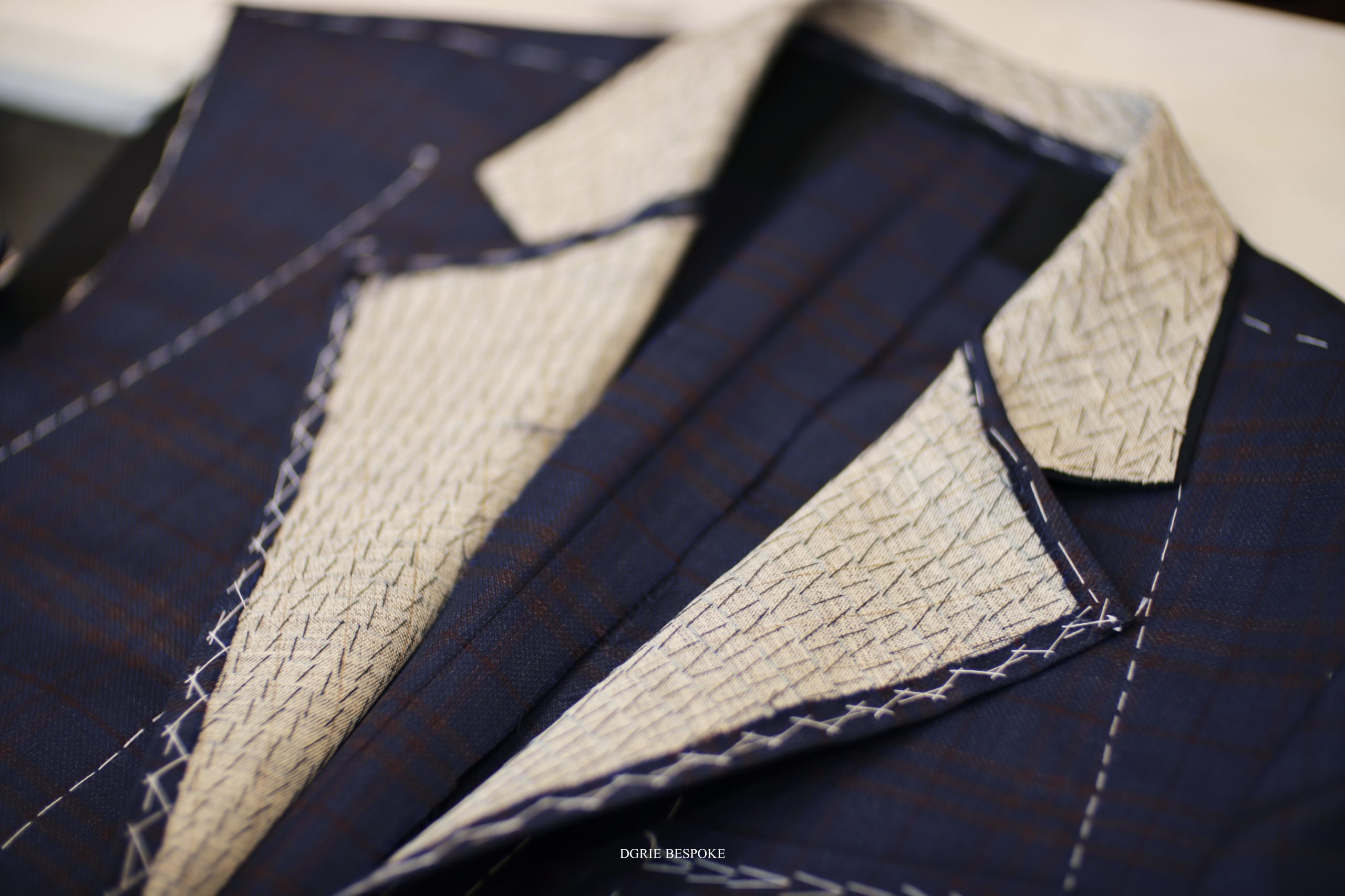 ตัดสูทหางม้า Red Window Full Canvas Suit