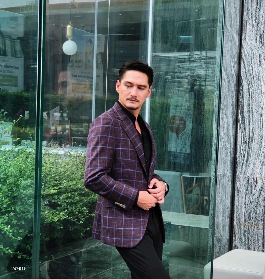 เกมรักทรยศ อนันดา ในบทบาท อธิน Red Wine Silk Jacket