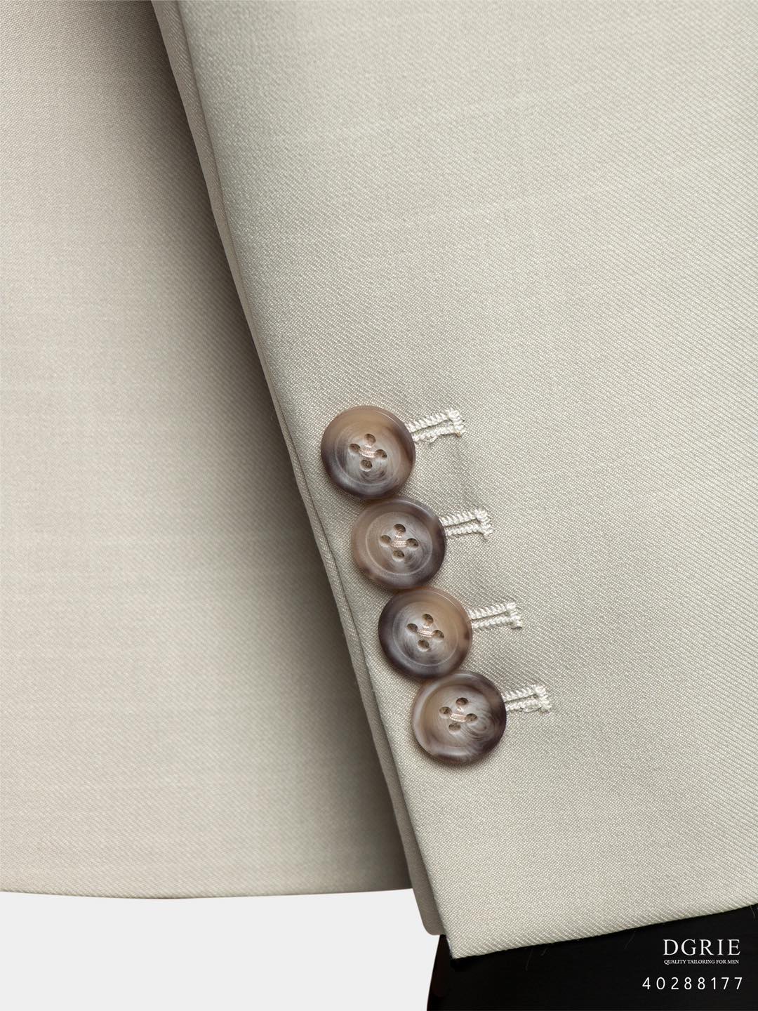 DGRIE รุ่น Play Collection Cream Suits