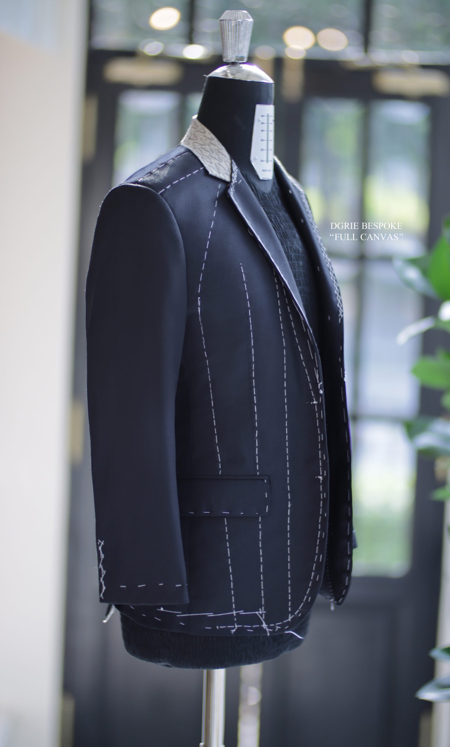ตัดสูทหางม้า สีดำ HerringBone Small Lapel Full Canvas suit