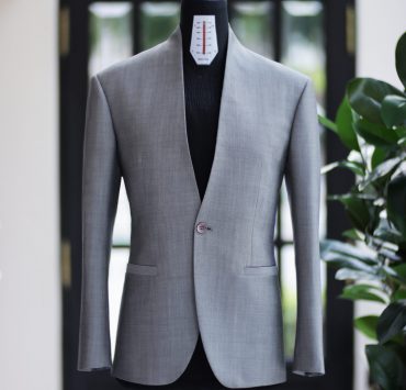 ตัดสูทสีเทา ไม่มีปก DGRIE - Silver Grey Lapeless Suit