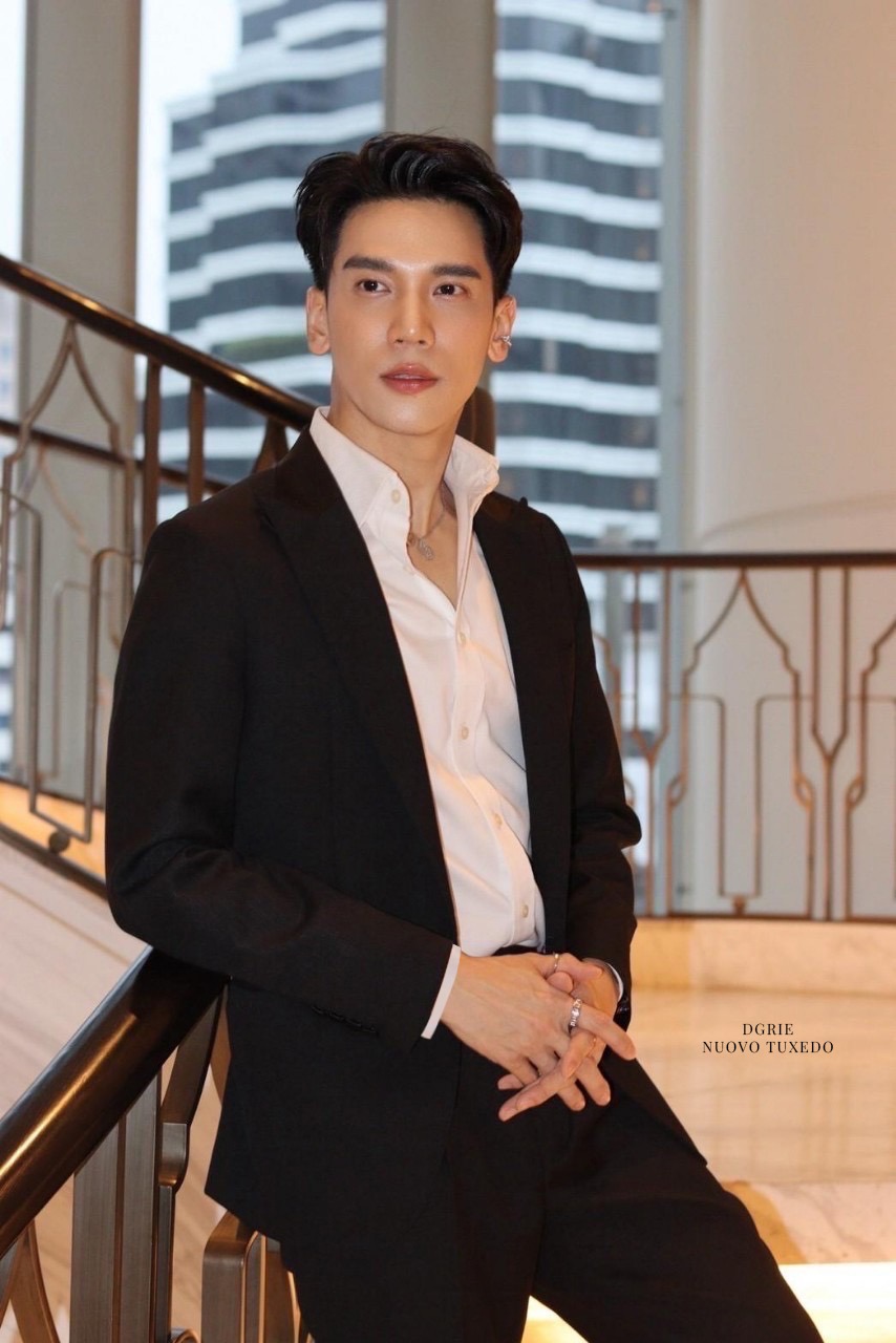 DGRIE Spotlight : กรกันต์ สุทธิโกเศศ Dormeuil Super Black Tuxedo