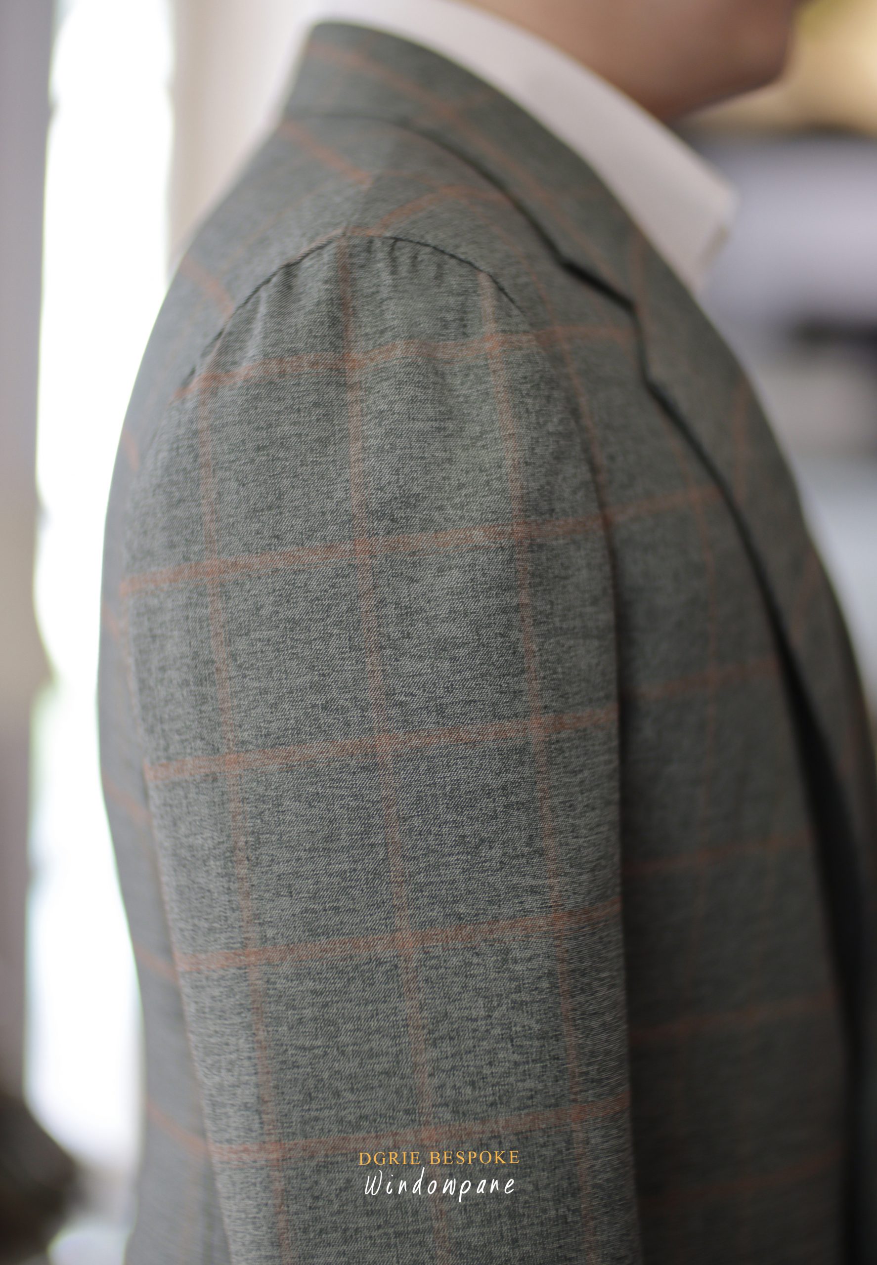 ตัดสูทสีเขียวลายตาราง DGRIE Classic Green Windowpane jacket