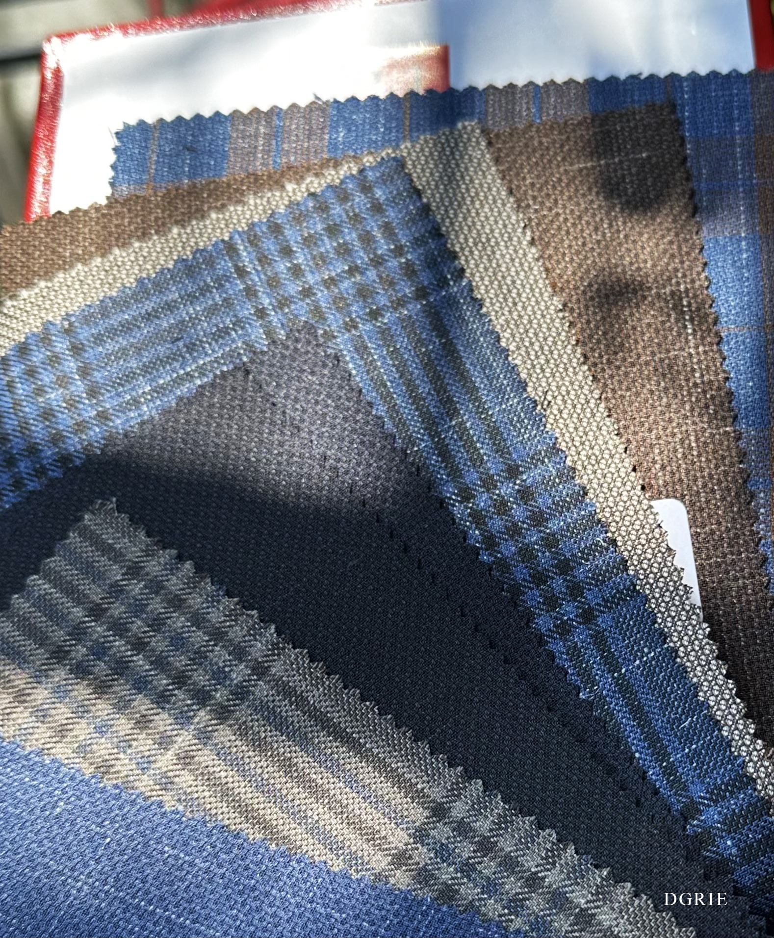 DGRIE - ตัดสูทผ้า HARRISONS - SUNBEAM