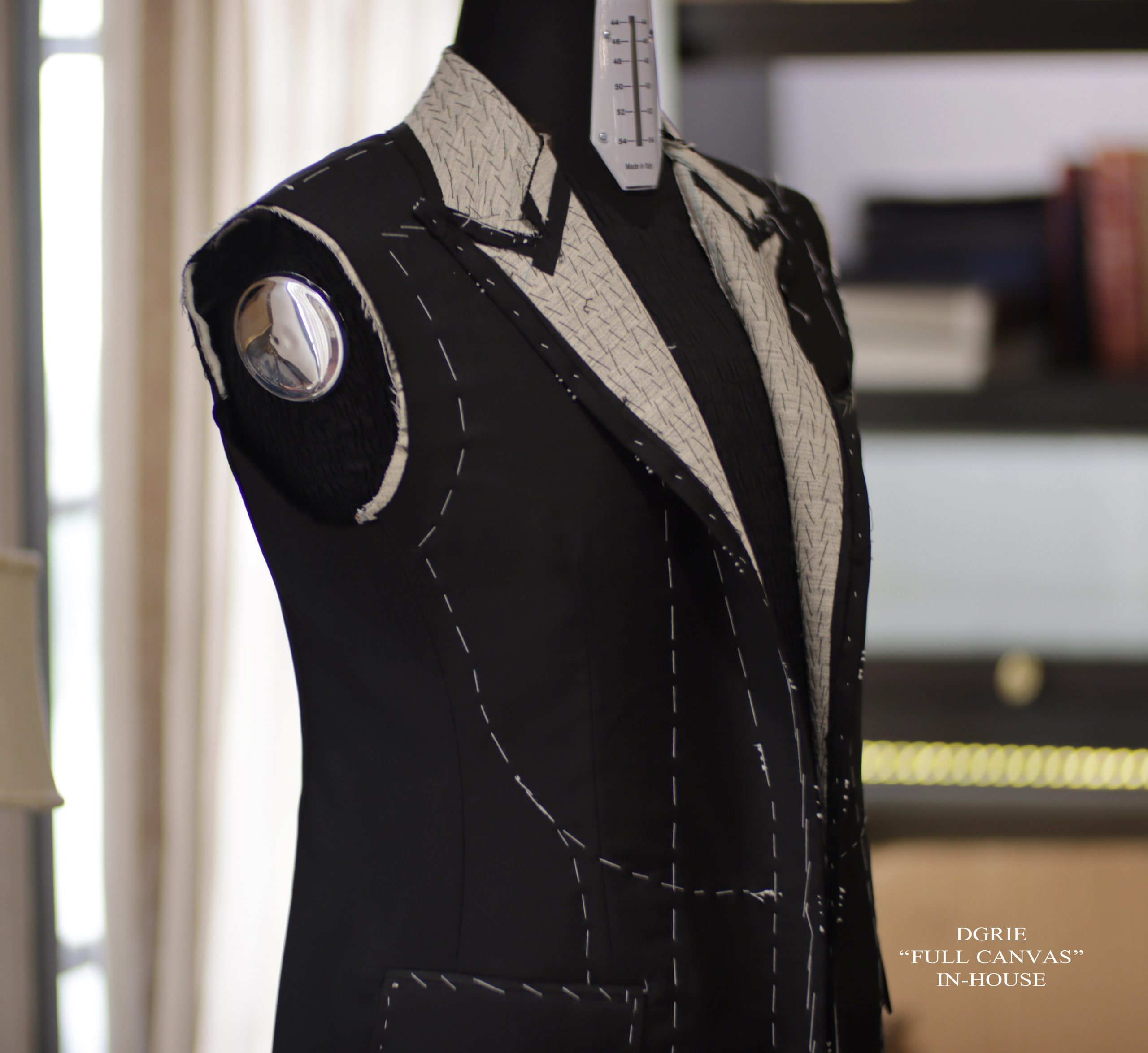 ตัดสูทหางม้าเต็มตัว Black Full Canvas Suits