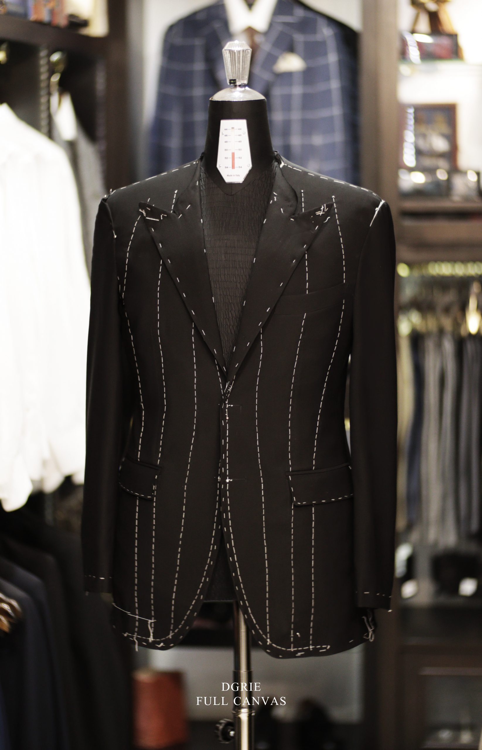 ตัดสูทหางม้า Fitting Classic Black Notch Lapel Full Canvas suit